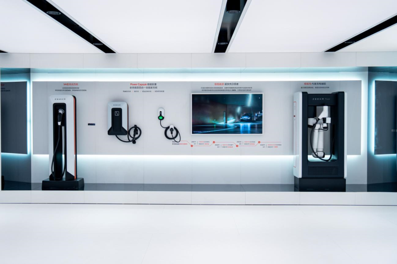 极氪科技集团首发1.3兆瓦全液冷充电桩 单枪峰值功率全球第一第2张